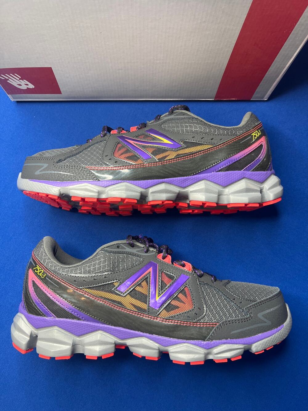Women’s size 11 wide New Balance, memory top running W750GP3 New with box